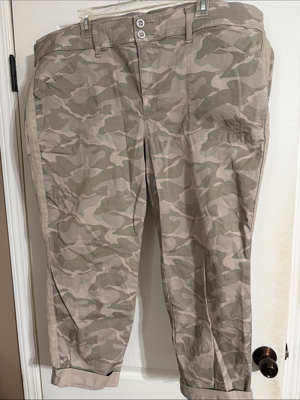 torrid Camo Ankle-Length Cropped Jeans in Taupe and Olive